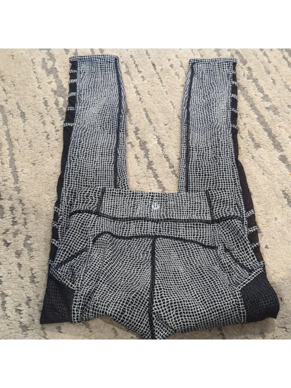 Lululemon Wild And Free Tight Fall Net White Black / Black
